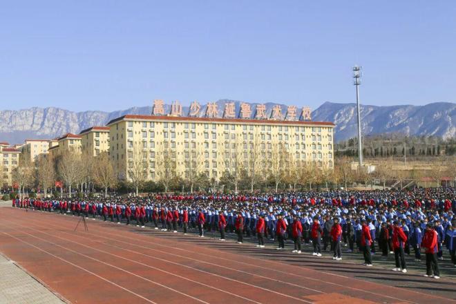 满载硕果 扬帆起航——少林延鲁武术学校隆重举行2025年度放假典礼暨武术、文化考核表彰大会