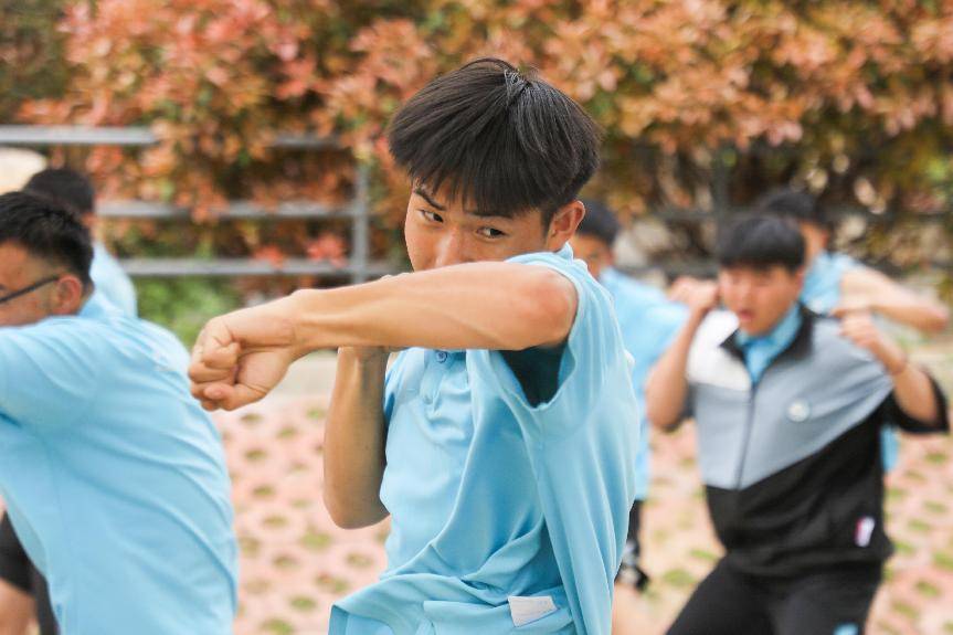 延鲁少年：赛场拼搏，尽显锋芒