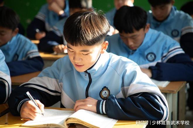 教室里的认真，也是延鲁的日常风景