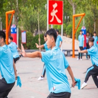 在延鲁，我们并肩奋斗