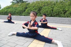 来少林延鲁武术学校学武术吃的苦孩子能承受吗？